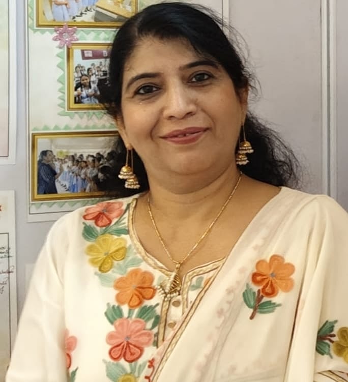 Ms Zohra Sakhrekar from Anjuman-I-Islam Dr M.I.J Girls High School and Jr College, Bandra West